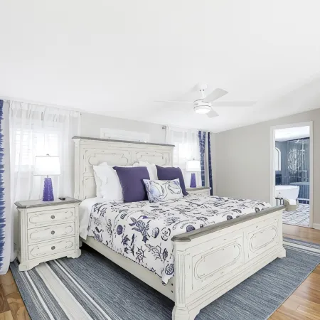Escape to your very own private oasis in Naples, Florida!  Close to all !