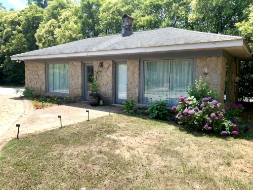 Cozy Carriage House in Downtown Forest City! - Wi-Fi