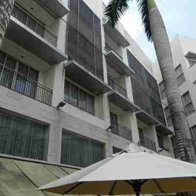 The Avenue Plaza Hotel Hotel Exterior