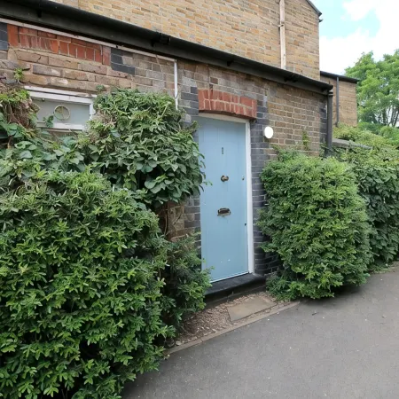 3BR Victorian Cottage with garden, close to Windsor and Heathrow