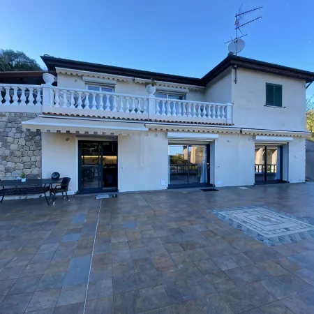 Villa Isabella: relaxation, calm, pool and beautiful beaches nearby