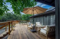 River Front at the River Raven House - 4-Star