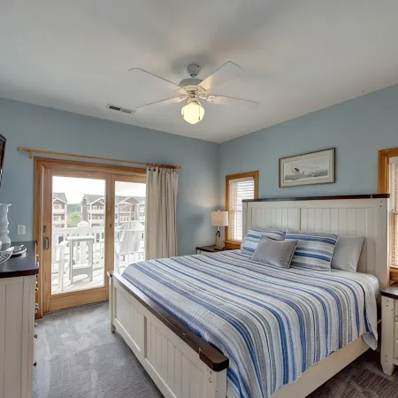 Quiet & relaxing top floor, sound-front condo, with elevator at the Outer Banks!