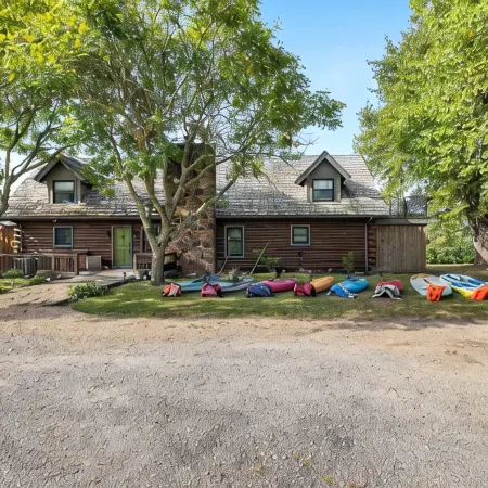 Log Home on Beaver Lake, Big Views, Big Fun!!
