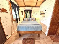 REEF HOUSE: Waterfront, Caribbean Paradise Jungle Cabin in Bastimentos w/ AC - 3-Star