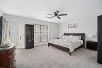 4 Bedroom 3 Full Bath 1 Story w/ Big Yard - Homestays