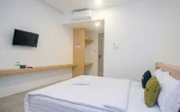 Urbanview Hotel JJ Bukitsari Semarang - 2-Star
