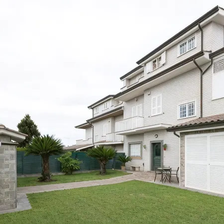 CASTELBARCO HOUSE