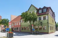 Goldener Schwan Hotel Garni Hotels near terroir f Ipsheim – Weinbereitung