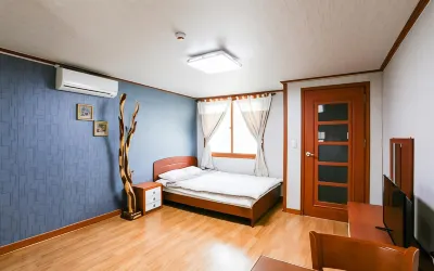 Geumdanggyegok Blue Mountain Pension Hotels near Pyeongchang Station