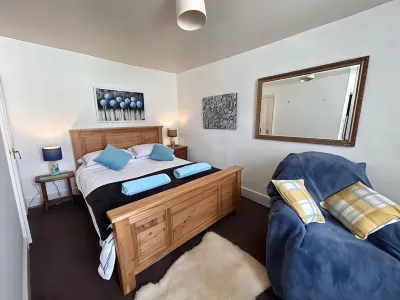 23A High St Hotels near Kington Museum
