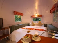 Mari Pai Resort Hotels near The Land Split