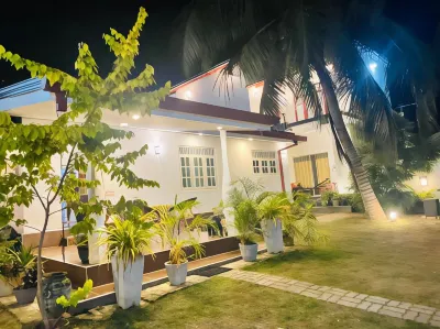 White Villa Airport Transit Hotel Hotels in Катунаяка