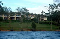 Tinaroo Lake Resort