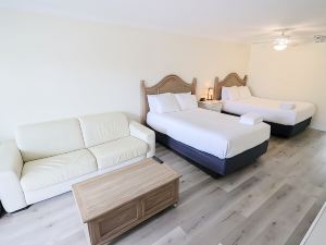 Siesta Key Beach Resort and Suites