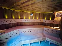 Hétkúti Wellness Hotel فنادق في Fehervarcsurgo