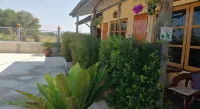 Yotin Guest House Hotels in Trat