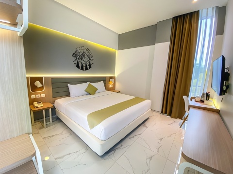 Facade Hotel by Azana