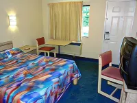 Motel 6 Lantana, FL