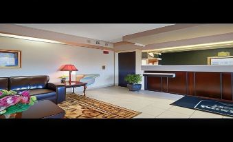 Days Inn & Suites by Wyndham Warner Robins Near Robins AFB