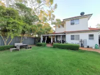 Comfy 4 Bedroms Corner House Hotels in Miranda
