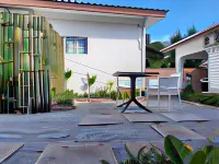 Hotel Plein Soleil Các khách sạn ở Anse Volbert Village
