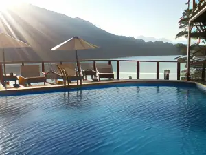 Dos Bahias Lake Resort