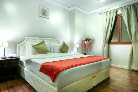 La Villa Suites Hotel