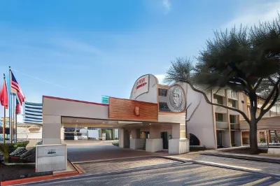 Ramada by Wyndham Austin South فنادق في أوستين