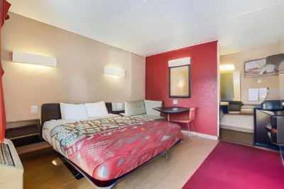 Econo Lodge Inn & Suites Các khách sạn ở Terre Haute