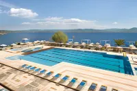 Ramada by Wyndham Loutraki Poseidon Resort - 5 estrellas
