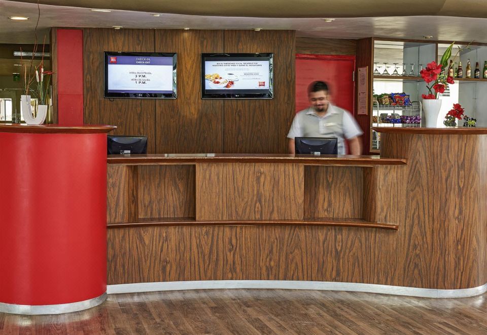 2. 이비스 몬테레이..