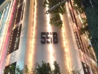 55B Hindustan Park Hotels near CGCRI