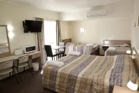 Pioneer Motel Goondiwindi - parking
