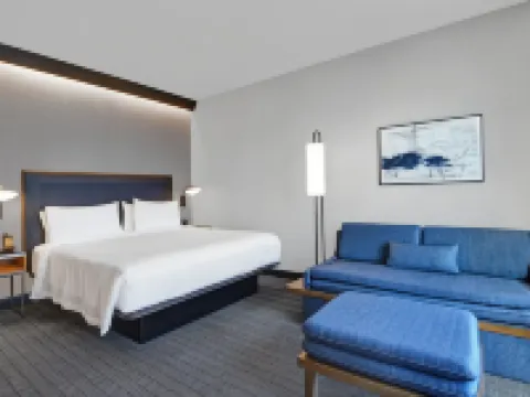 Courtyard Hamilton Hotels in Hamilton