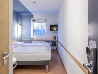 B&B Hotel Mannheim-Friedrichsfeld Hotels near Ladenburg