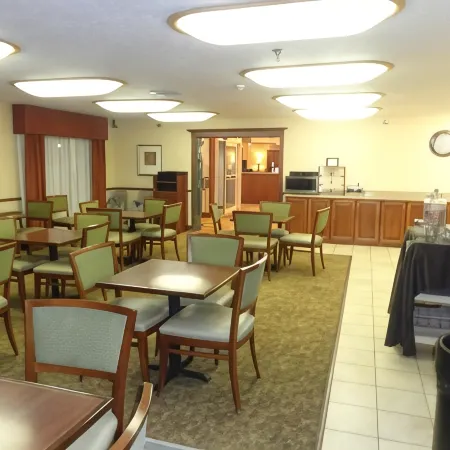 Country Inn & Suites by Radisson Bismarck Waterpark