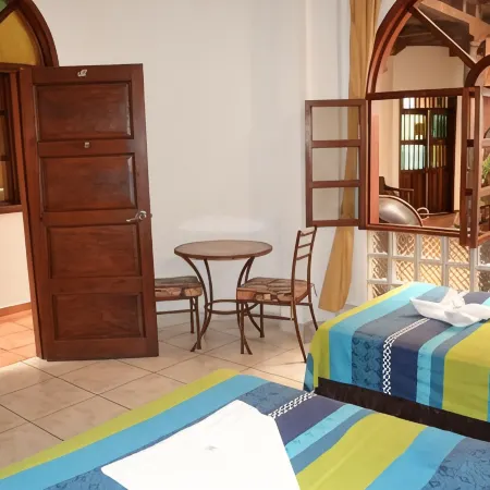 Hotel Villa Florencia Centro Histórico Отели рядом с достопримечательностью «Археологические памятники древнего поселения Хойя-де-Серен»