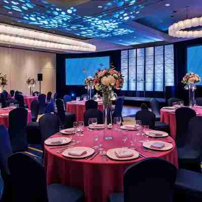 Montreal Airport Marriott in-Terminal Hotel Dining/Meeting Rooms