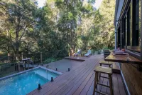 Krishna Farm Retreat Hotels in Mapleton