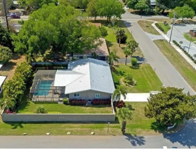 Firenze House - Beach Paradise in the beautiful City of Venice Hotels near Bay Breeze Health and Rehabilitation Center