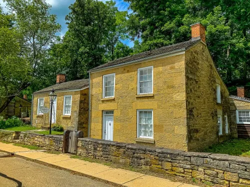 Close to Local Opera House - On the main drag