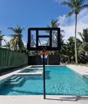 Sunlit Hostel - Pools