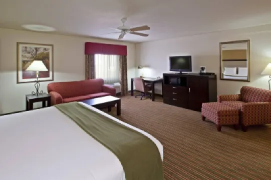 利奇菲爾德唄盟套房飯店 住宿飯店