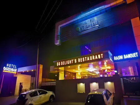 Hotel Krishnam Отели рядом с достопримечательностью «Bankey Bihari mandir darshan Vrindavan»