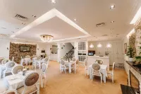 Golden Hotel - Cho phép mang theo thú cưng
