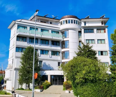 Hotel Napoleon Hotels near Torre del Oro