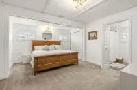 Seaside Breeze - 4BR 3BA 5 min. Walk to Beach