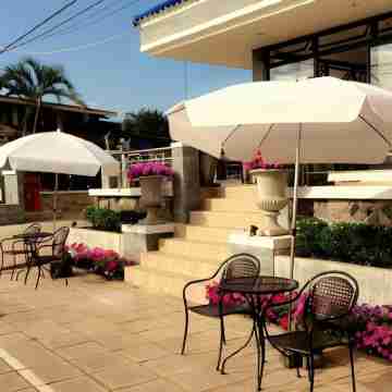 พารา เทวี Hotel Exterior