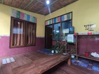 Owl Hostel Karimunjawa - Parkering